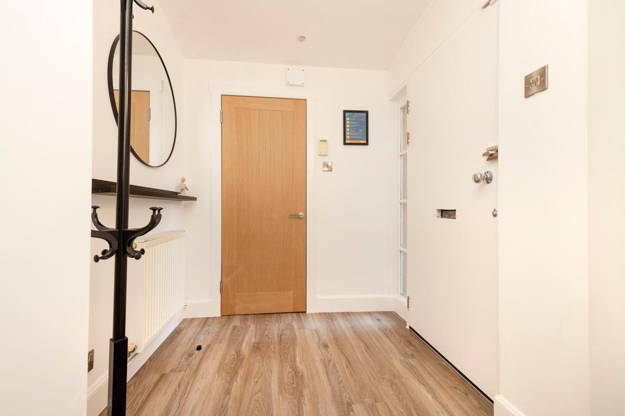 Joivy 3Br Flat In Haymarket With Free Parking Edinburgh Bagian luar foto