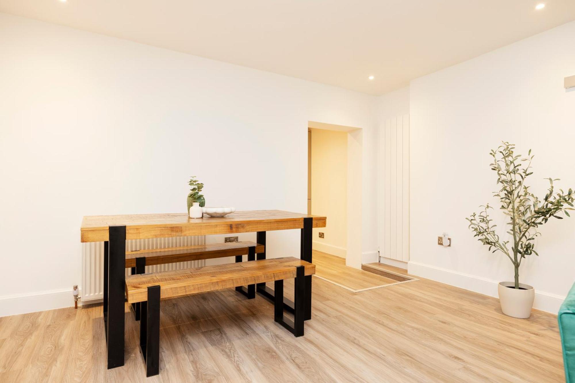 Joivy 3Br Flat In Haymarket With Free Parking Edinburgh Bagian luar foto