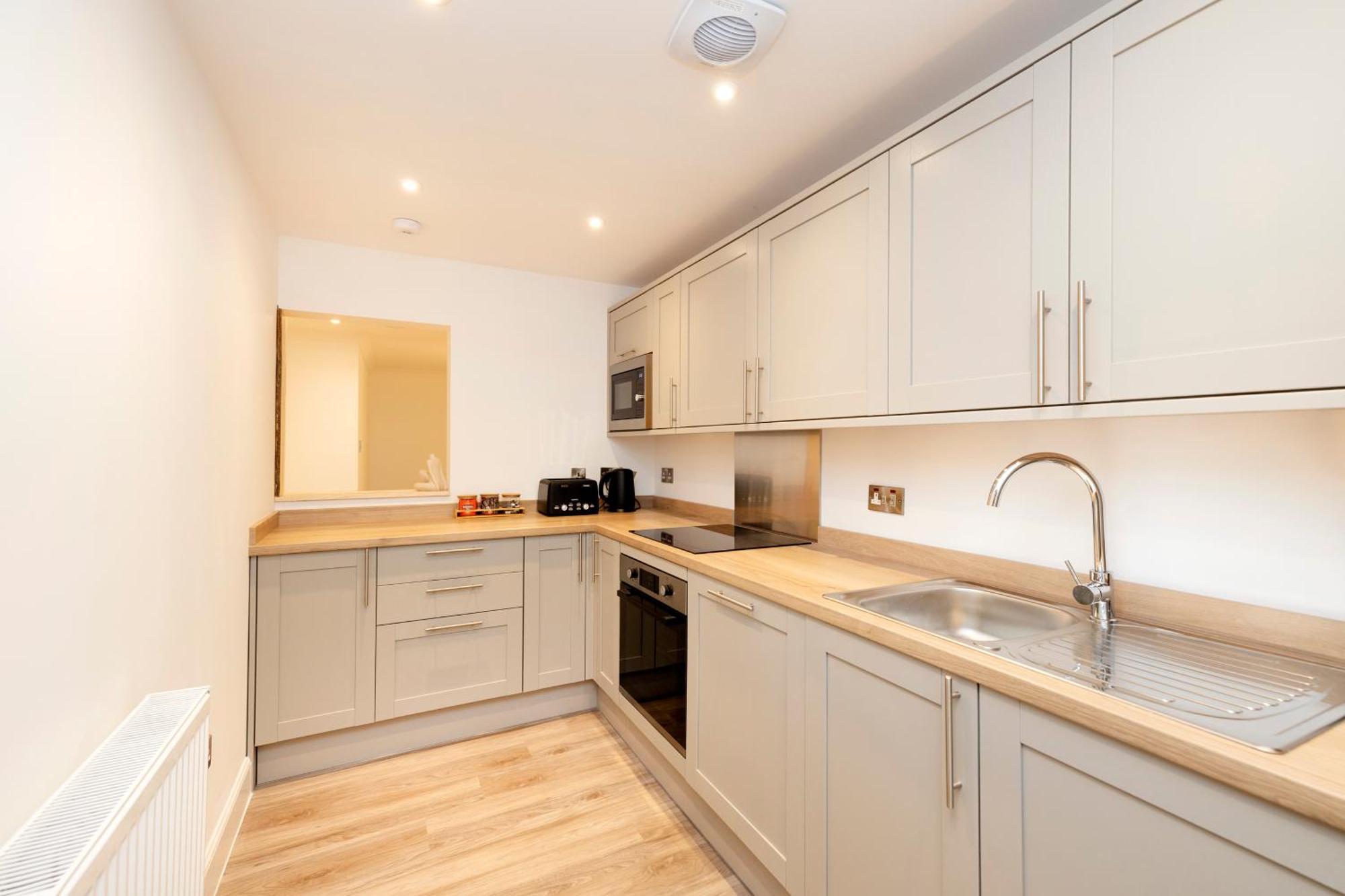 Joivy 3Br Flat In Haymarket With Free Parking Edinburgh Bagian luar foto