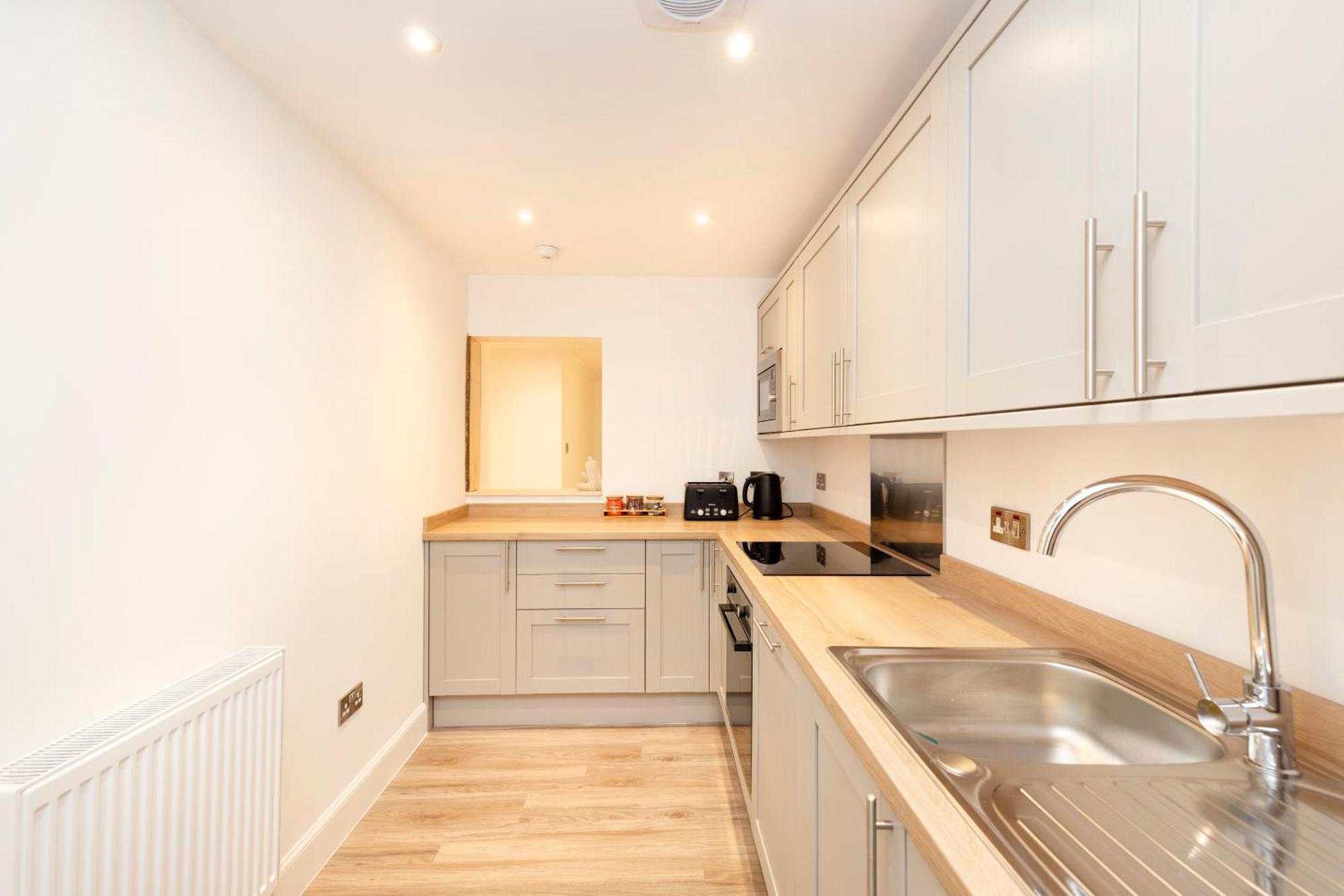 Joivy 3Br Flat In Haymarket With Free Parking Edinburgh Bagian luar foto