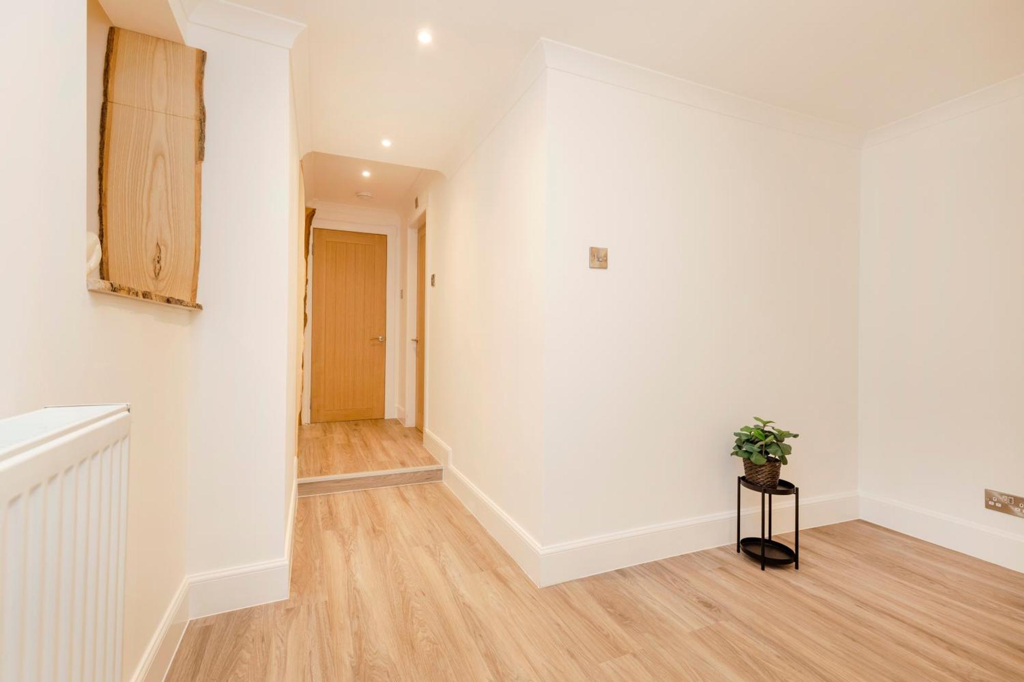 Joivy 3Br Flat In Haymarket With Free Parking Edinburgh Bagian luar foto
