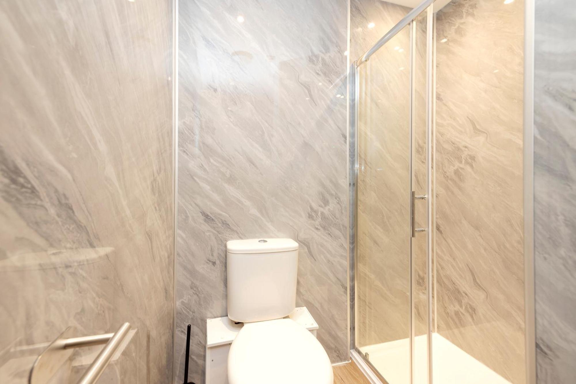 Joivy 3Br Flat In Haymarket With Free Parking Edinburgh Bagian luar foto